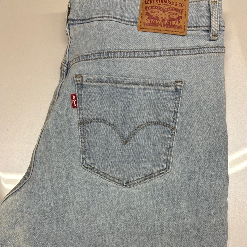Levi's Blue Bermuda Shorts Premium Denim Casual - Picture 2 of 3